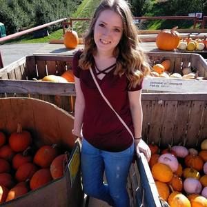 Meet your Posher, Danielle